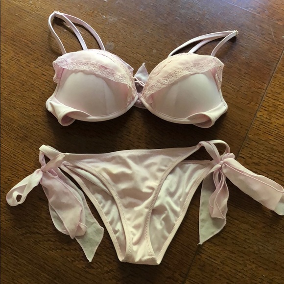 Victoria's Secret Other - Victoria’s Secret size 34C top w/xs bottom. Pink